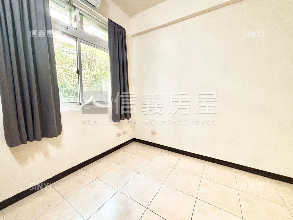 翠綠園四房坡平車位房屋室內格局與周邊環境