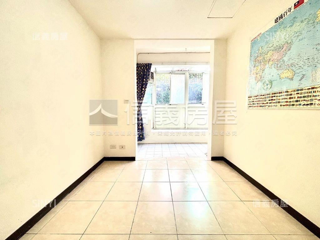 翠綠園四房坡平車位房屋室內格局與周邊環境