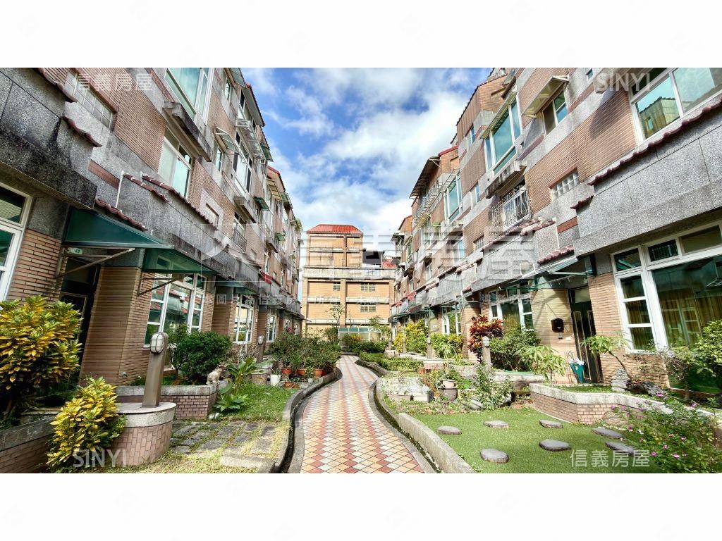 翠綠園四房坡平車位房屋室內格局與周邊環境