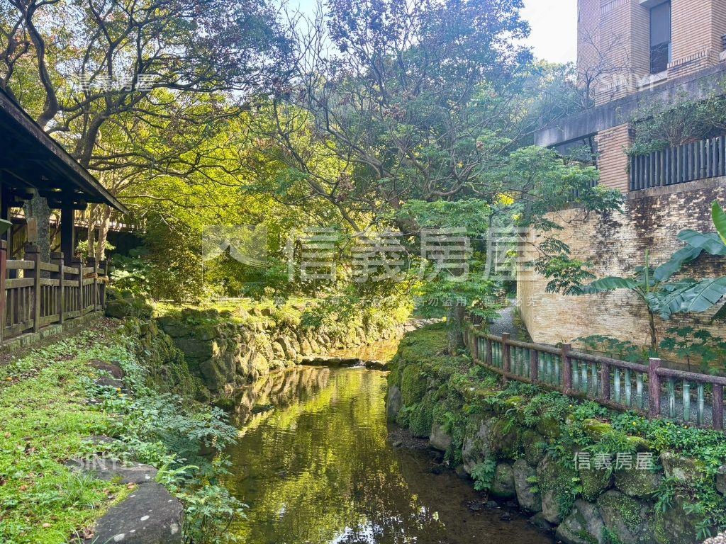 翠綠園四房坡平車位房屋室內格局與周邊環境