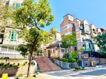 誠可議翠綠園四房坡平車位