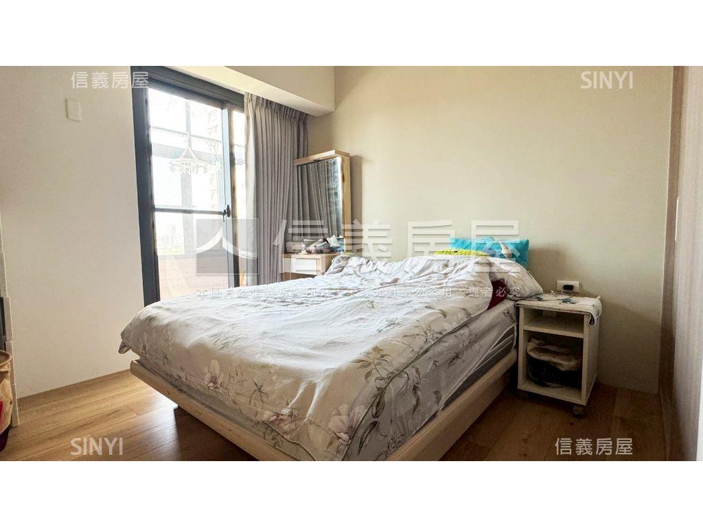 河堤維也納邊間三房平車房屋室內格局與周邊環境