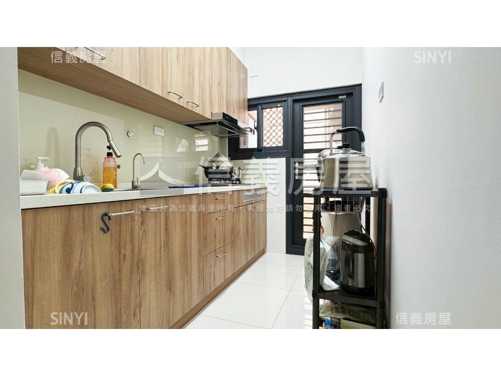 河堤維也納邊間三房平車房屋室內格局與周邊環境