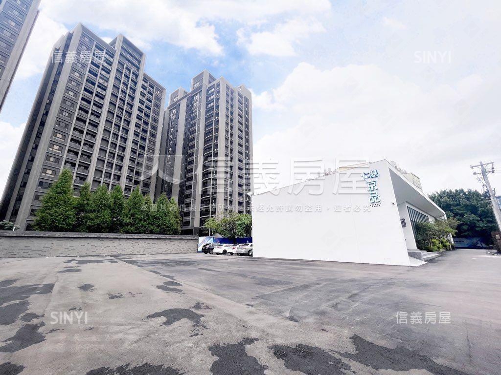 京品雙衛浴兩房含車位房屋室內格局與周邊環境