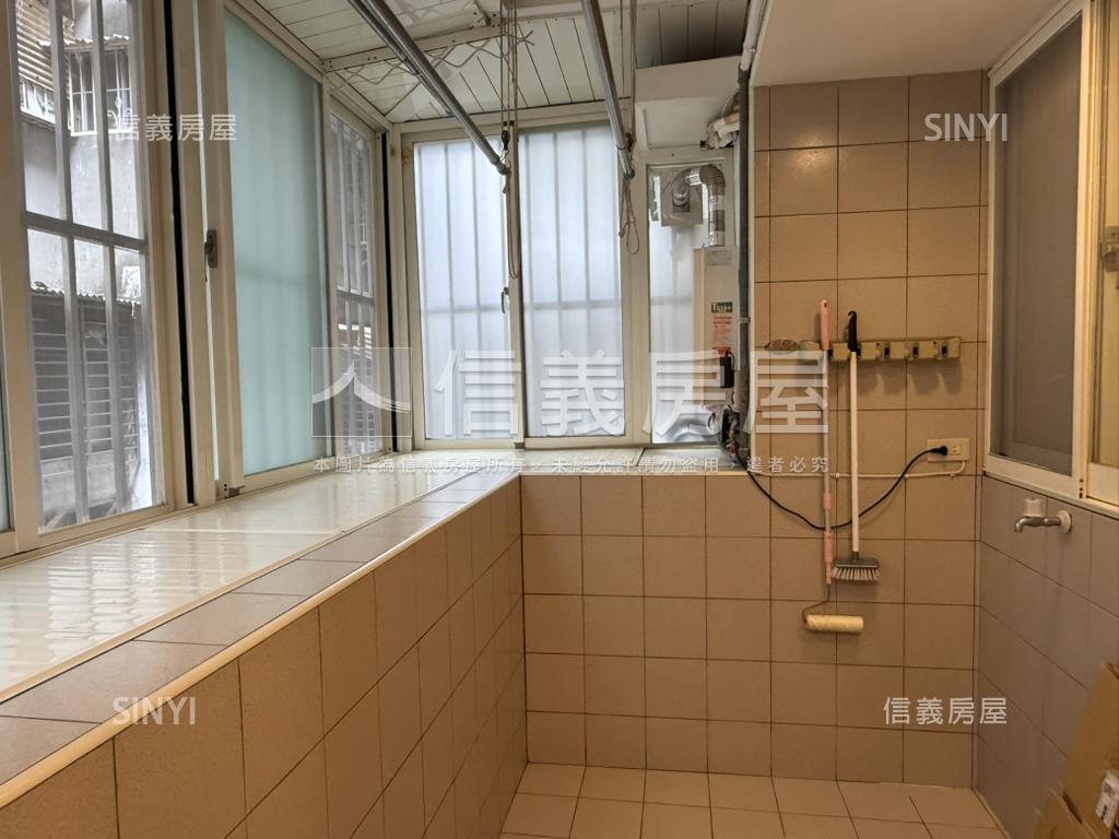永吉捷運典雅黃金三樓房屋室內格局與周邊環境