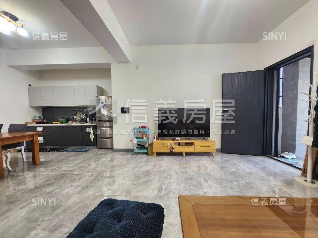 安中面寬併排雙車透天房屋室內格局與周邊環境