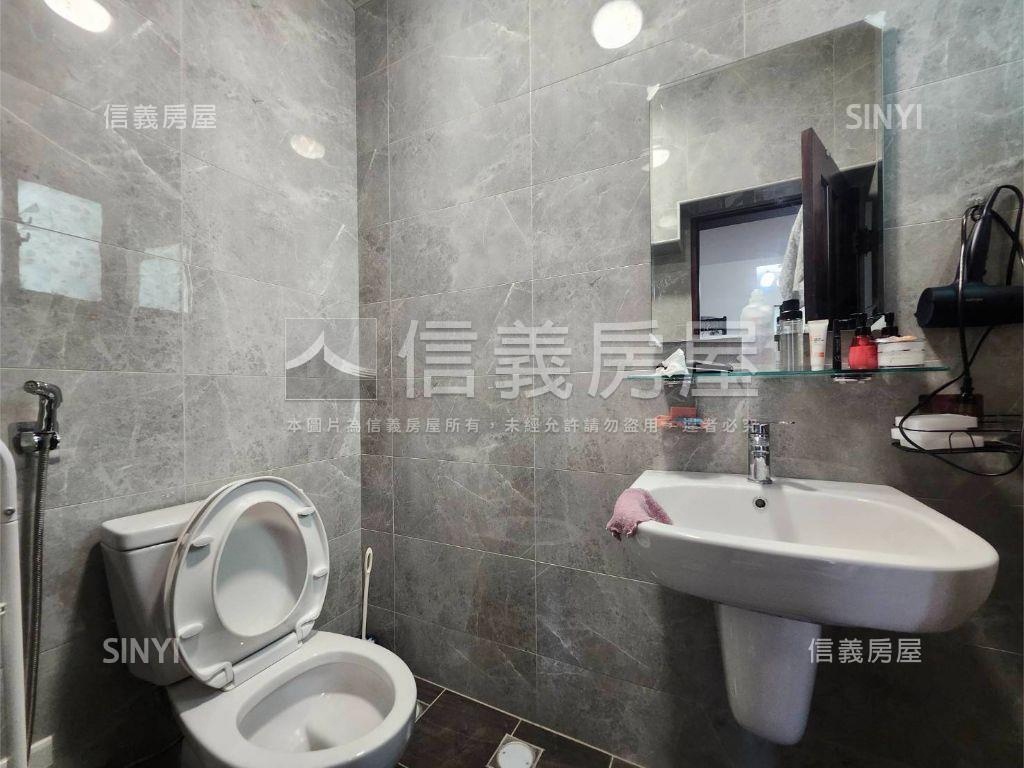 安中面寬併排雙車透天房屋室內格局與周邊環境