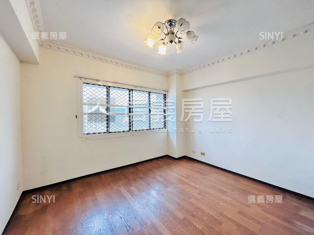 都市生活景觀兩房車位房屋室內格局與周邊環境