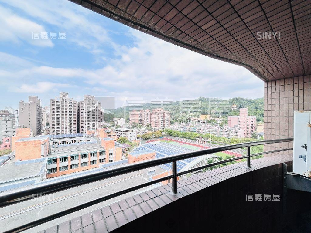 都市生活景觀兩房車位房屋室內格局與周邊環境