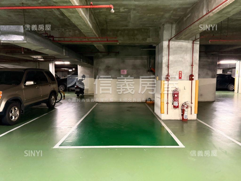 都市生活景觀兩房車位房屋室內格局與周邊環境