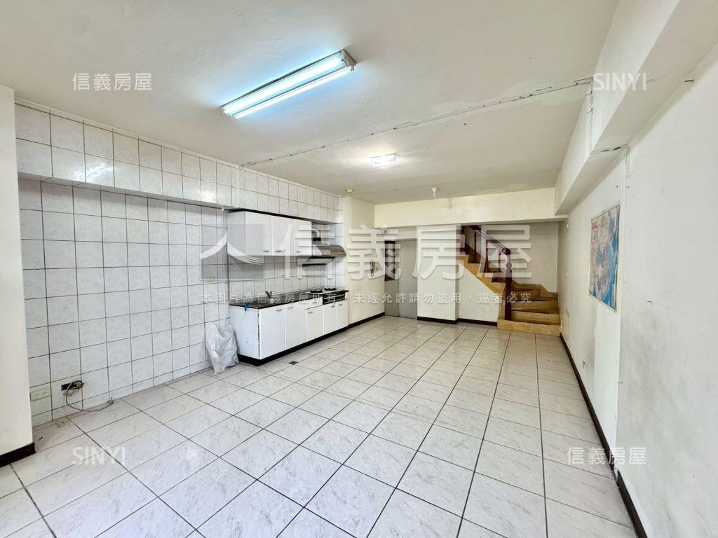 近捷運文華麗京三層店面房屋室內格局與周邊環境