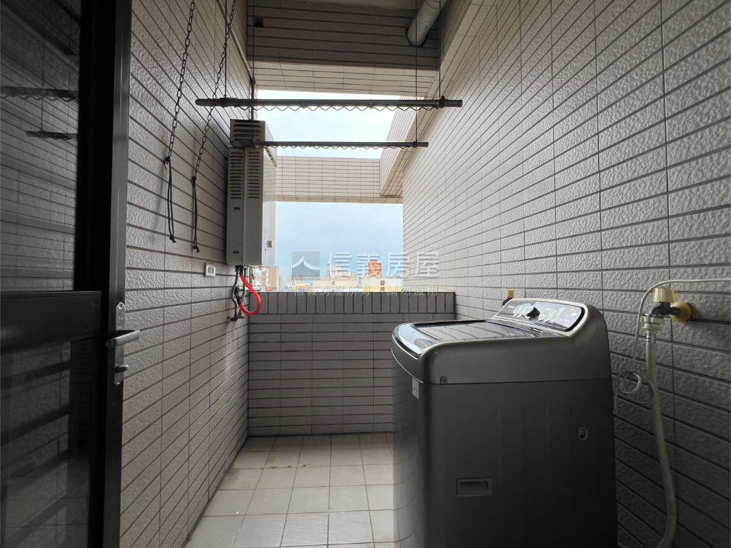 帝閣７期三房雙主臥房屋室內格局與周邊環境