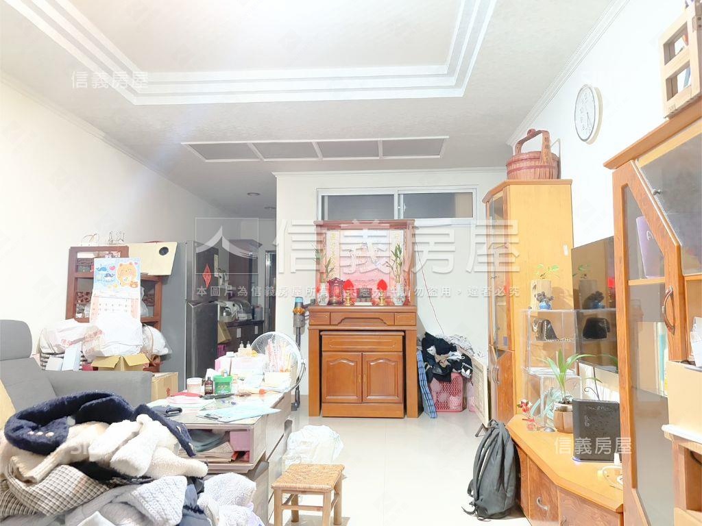 一樓公寓稀有空間方便停車房屋室內格局與周邊環境