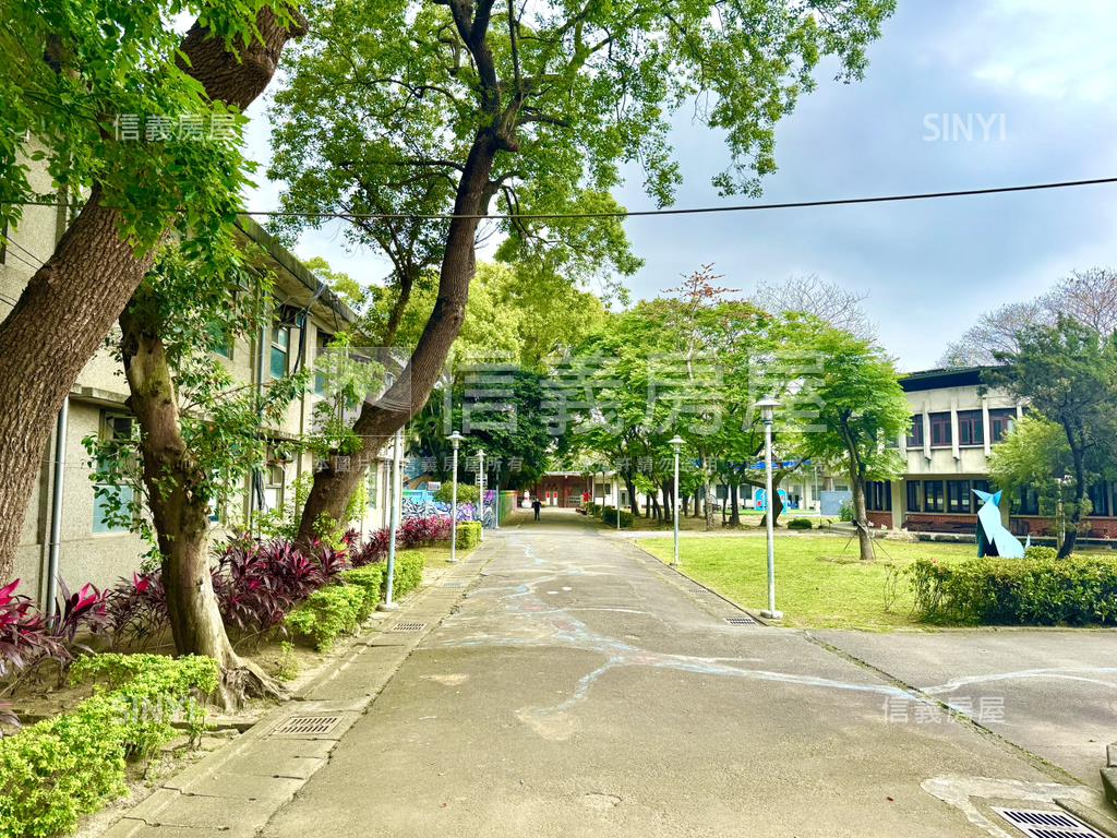 三松稀有兩房車位房屋室內格局與周邊環境