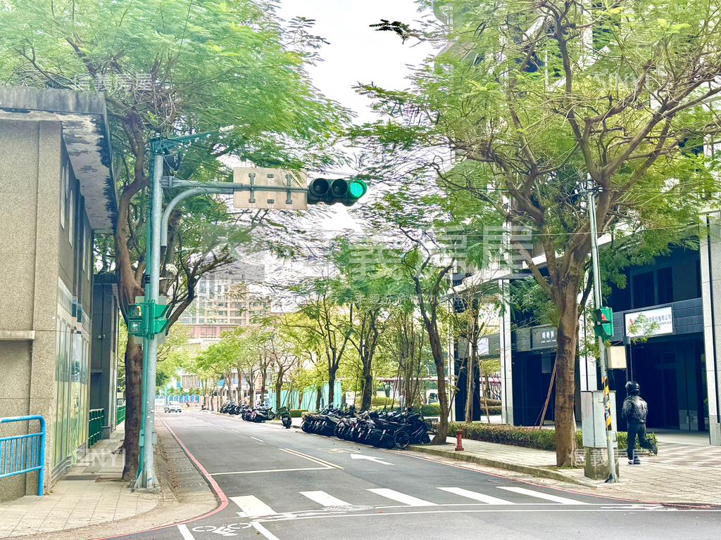 三松稀有兩房車位房屋室內格局與周邊環境