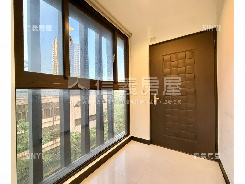 百暉首璽五鐵共構大兩房房屋室內格局與周邊環境