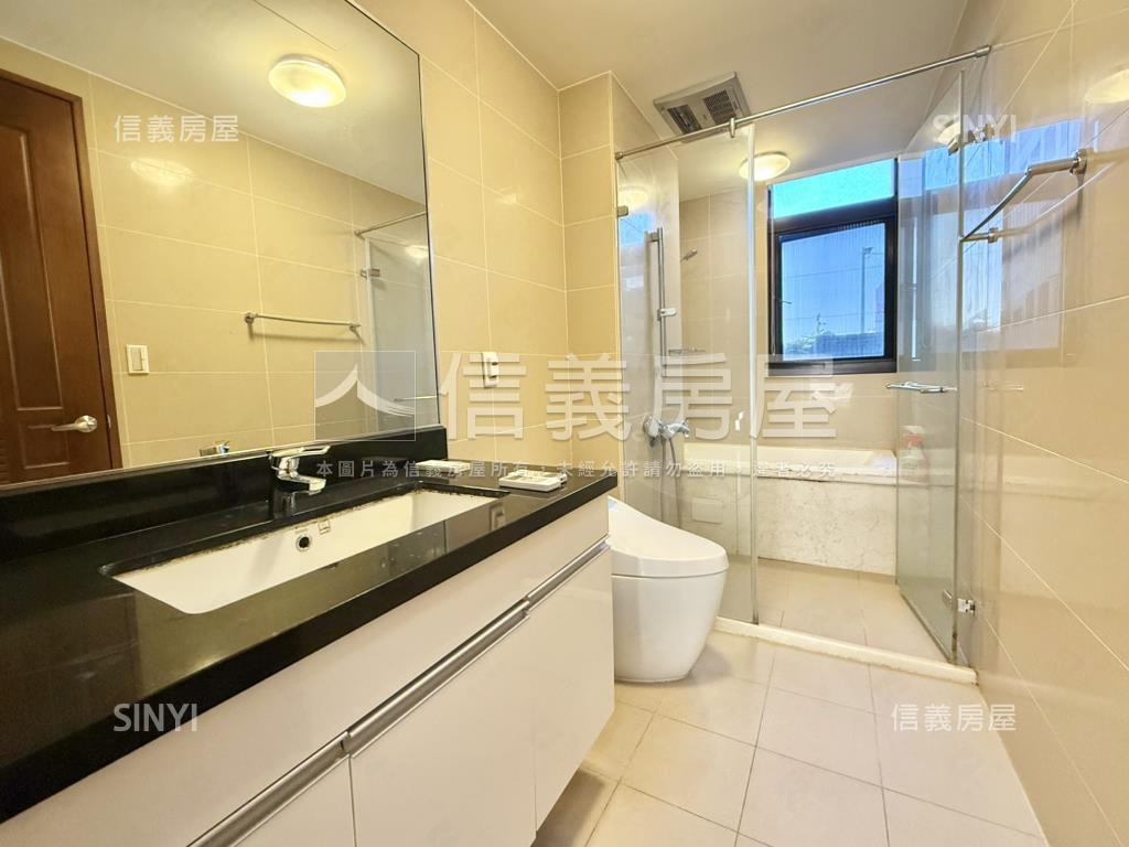 百暉首璽五鐵共構大兩房房屋室內格局與周邊環境