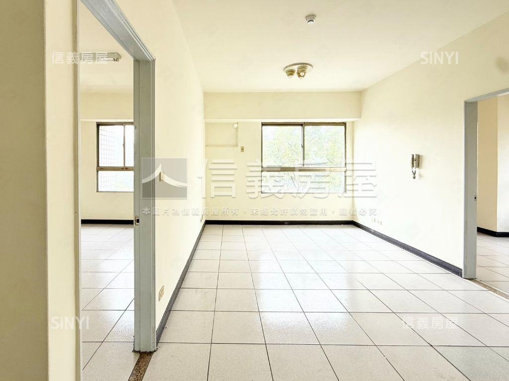 低總價！中華國小三房車位房屋室內格局與周邊環境