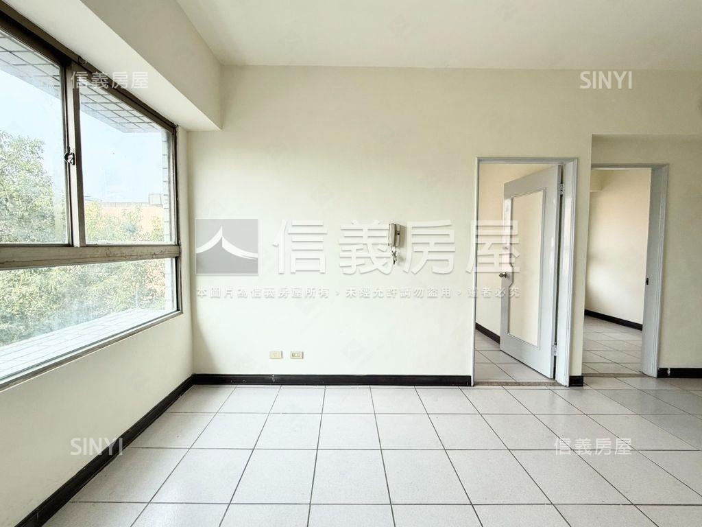 低總價！中華國小三房車位房屋室內格局與周邊環境