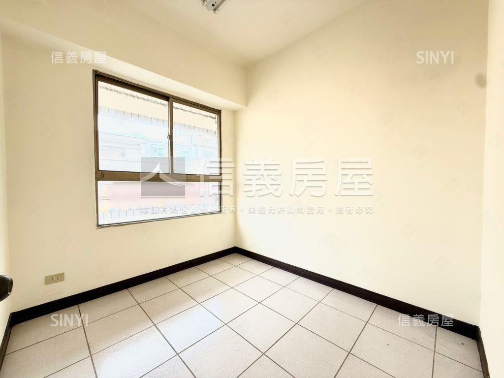 低總價！中華國小三房車位房屋室內格局與周邊環境