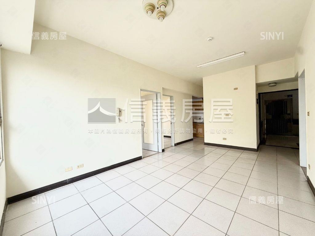 低總價！中華國小三房車位房屋室內格局與周邊環境