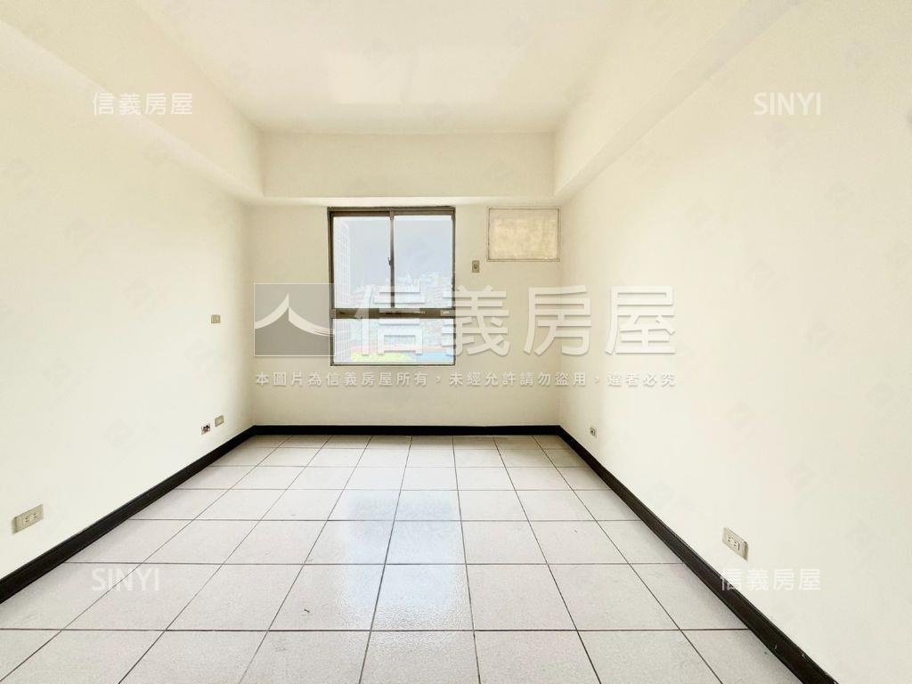 低總價！中華國小三房車位房屋室內格局與周邊環境