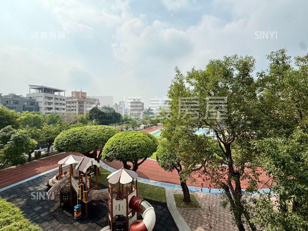 低總價！中華國小三房車位房屋室內格局與周邊環境