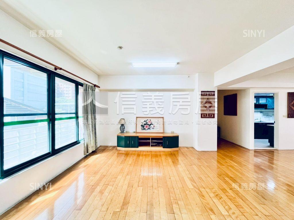 五期質感大４房附平車房屋室內格局與周邊環境