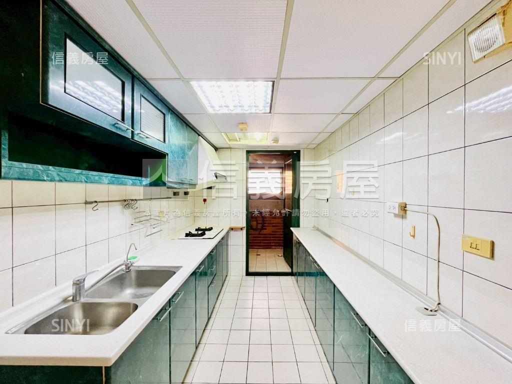 五期質感大４房附平車房屋室內格局與周邊環境