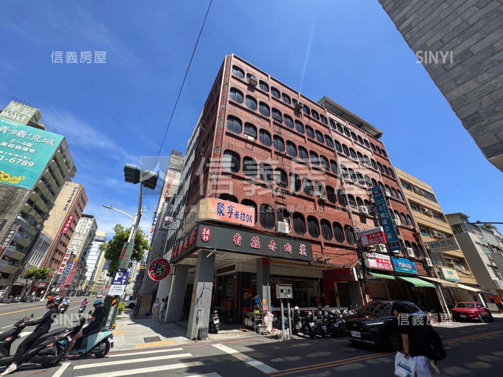 高雄車站站前。大空間美宅房屋室內格局與周邊環境