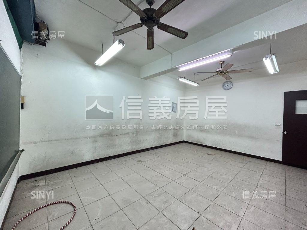 高城商圈一樓店面房屋室內格局與周邊環境