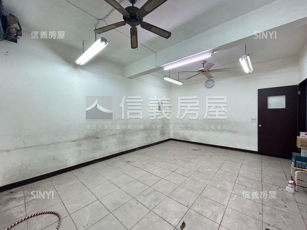 高城商圈一樓店面房屋室內格局與周邊環境