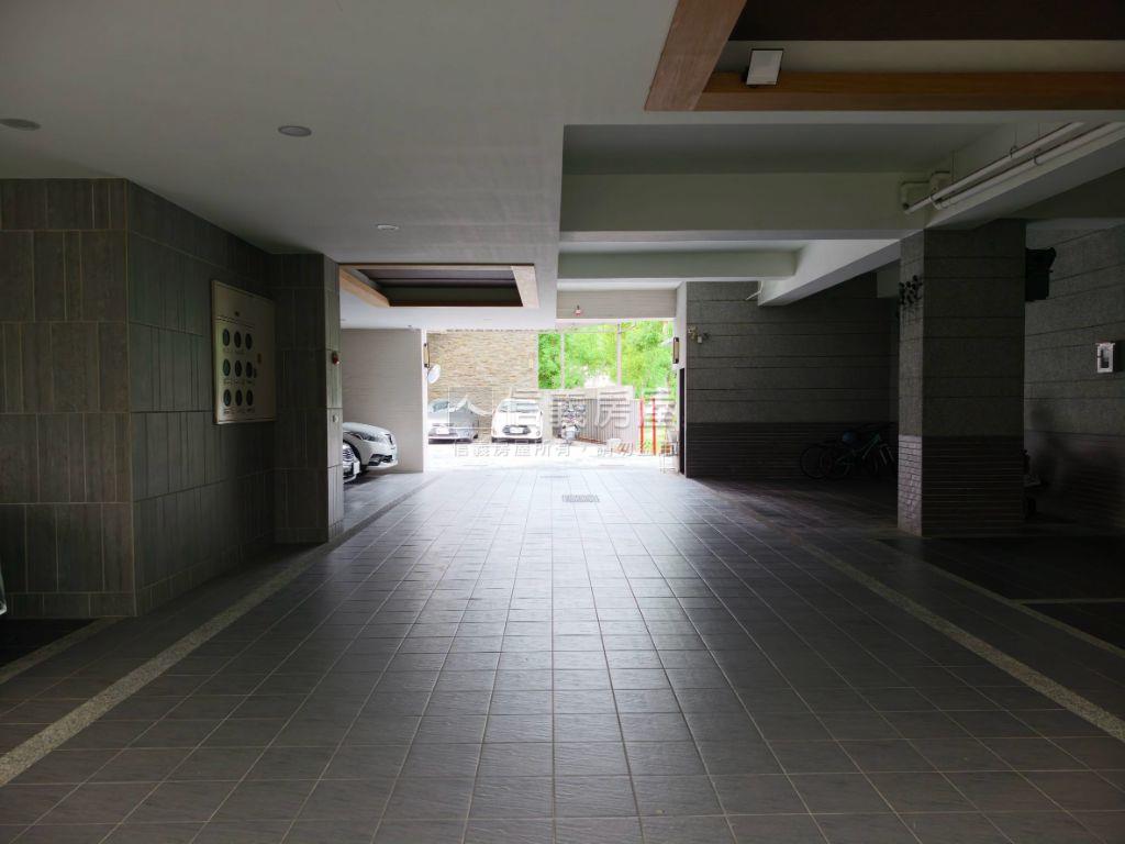 成大富寓２｜溪景兩房平車房屋室內格局與周邊環境