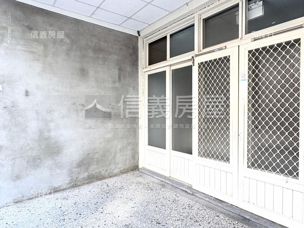 華興文武百業臨路透店房屋室內格局與周邊環境