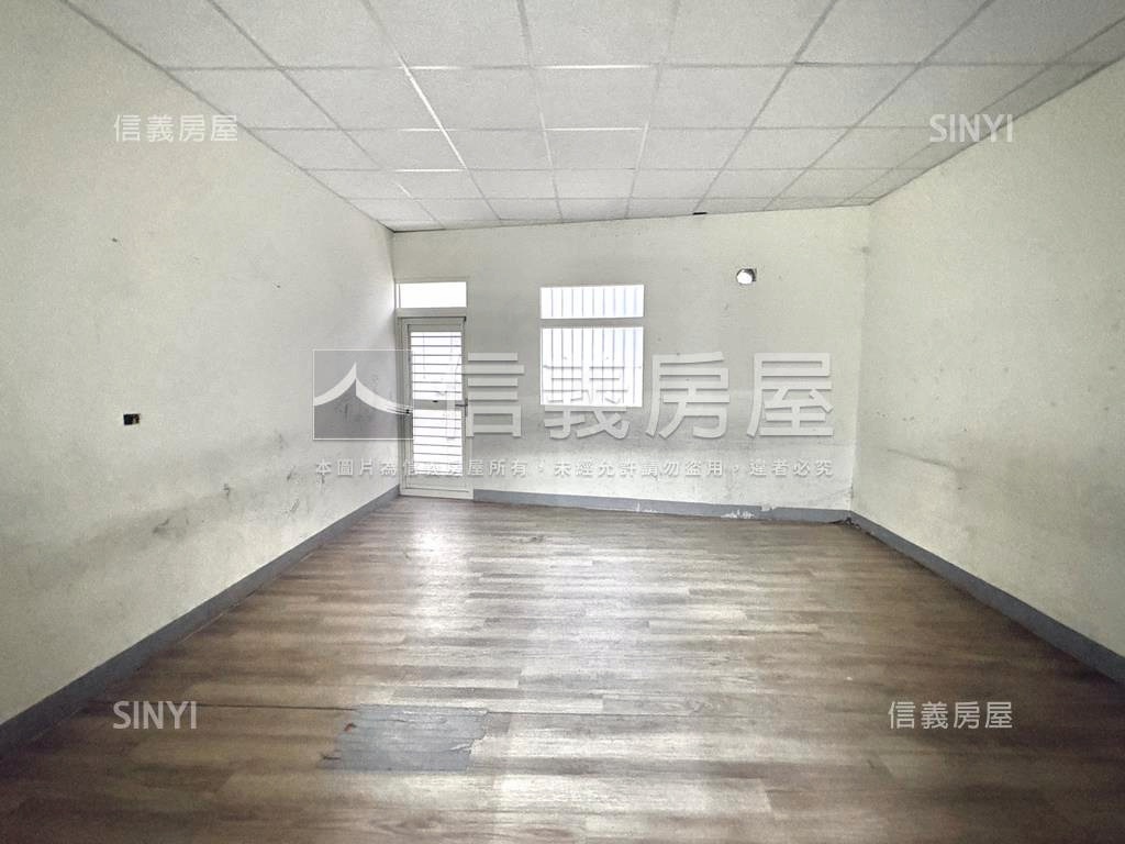 華興文武百業臨路透店房屋室內格局與周邊環境