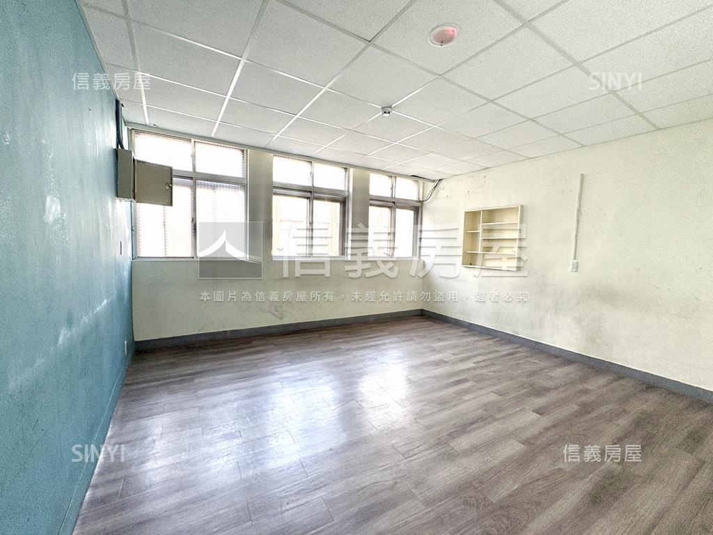 華興文武百業臨路透店房屋室內格局與周邊環境