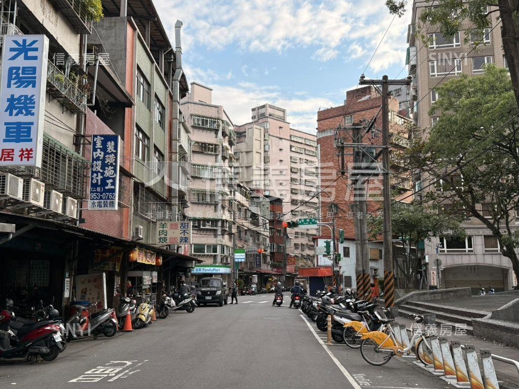 馬到成功•華順方正三房房屋室內格局與周邊環境