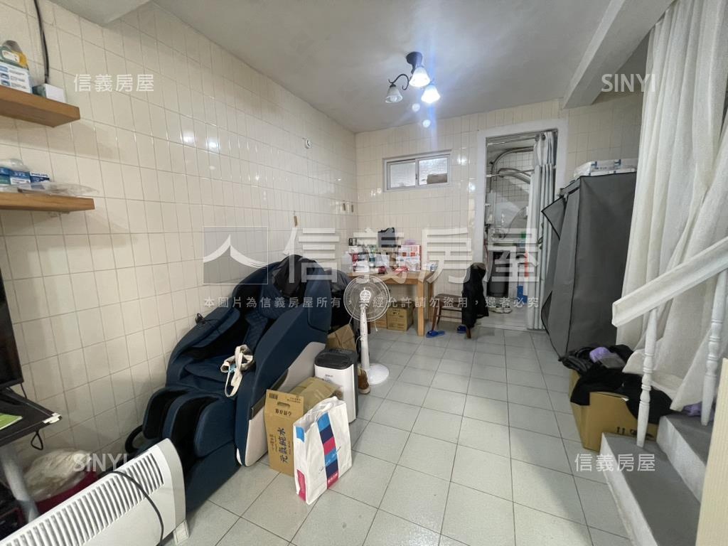 中和街稀有透天房屋室內格局與周邊環境