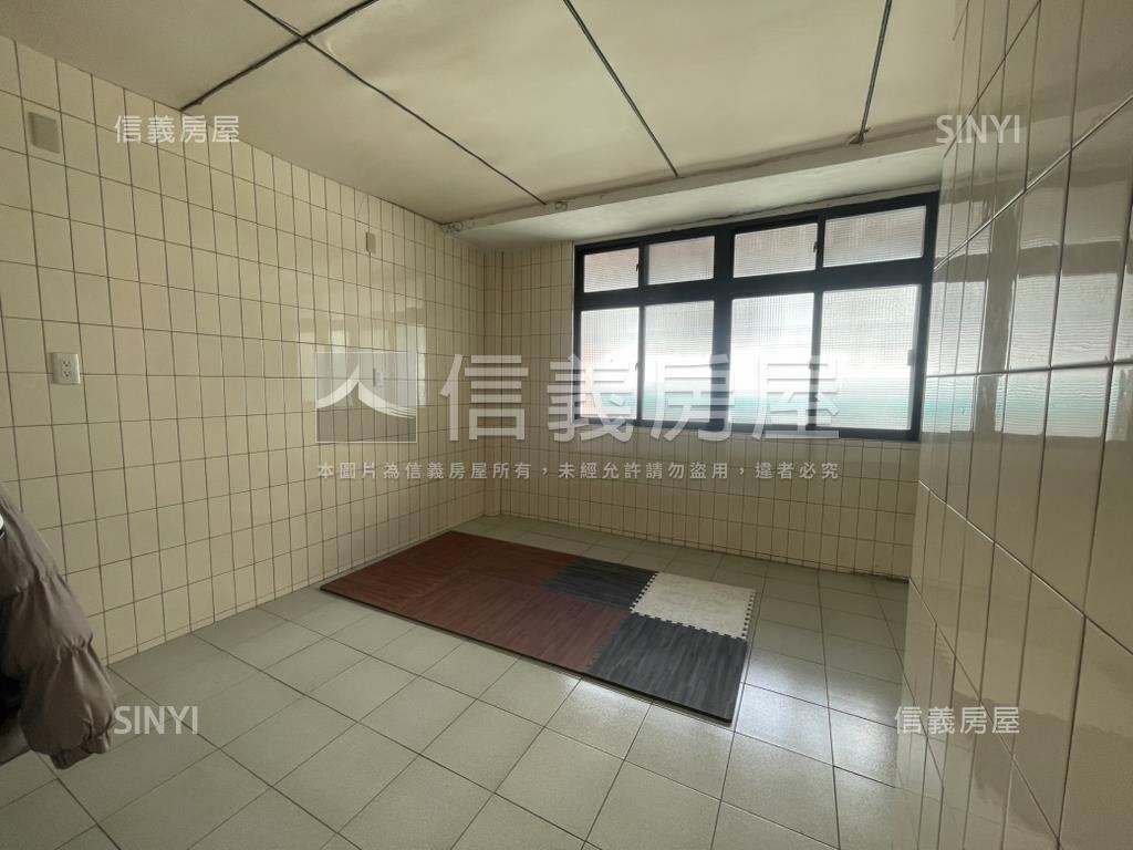 中和街稀有透天房屋室內格局與周邊環境