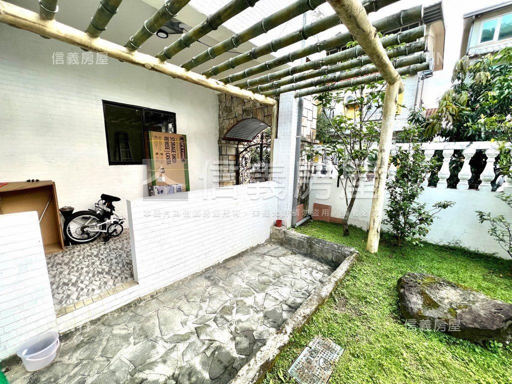 獨棟小城美妝庭院車庫別墅房屋室內格局與周邊環境