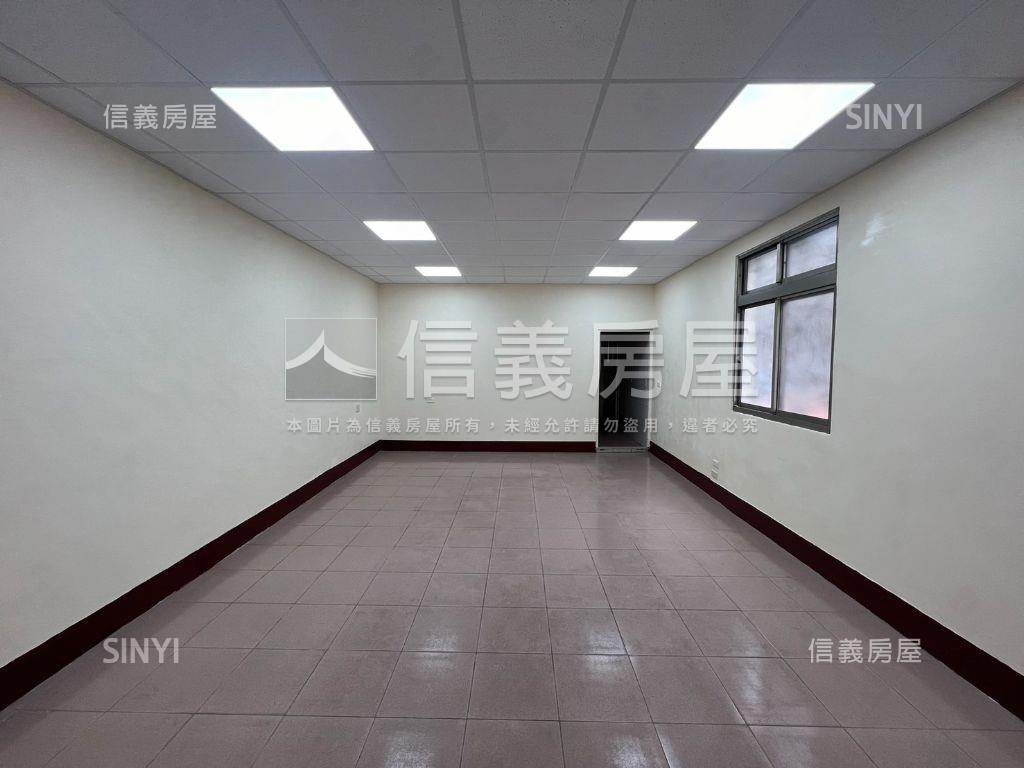 英士路邊間透天房屋室內格局與周邊環境
