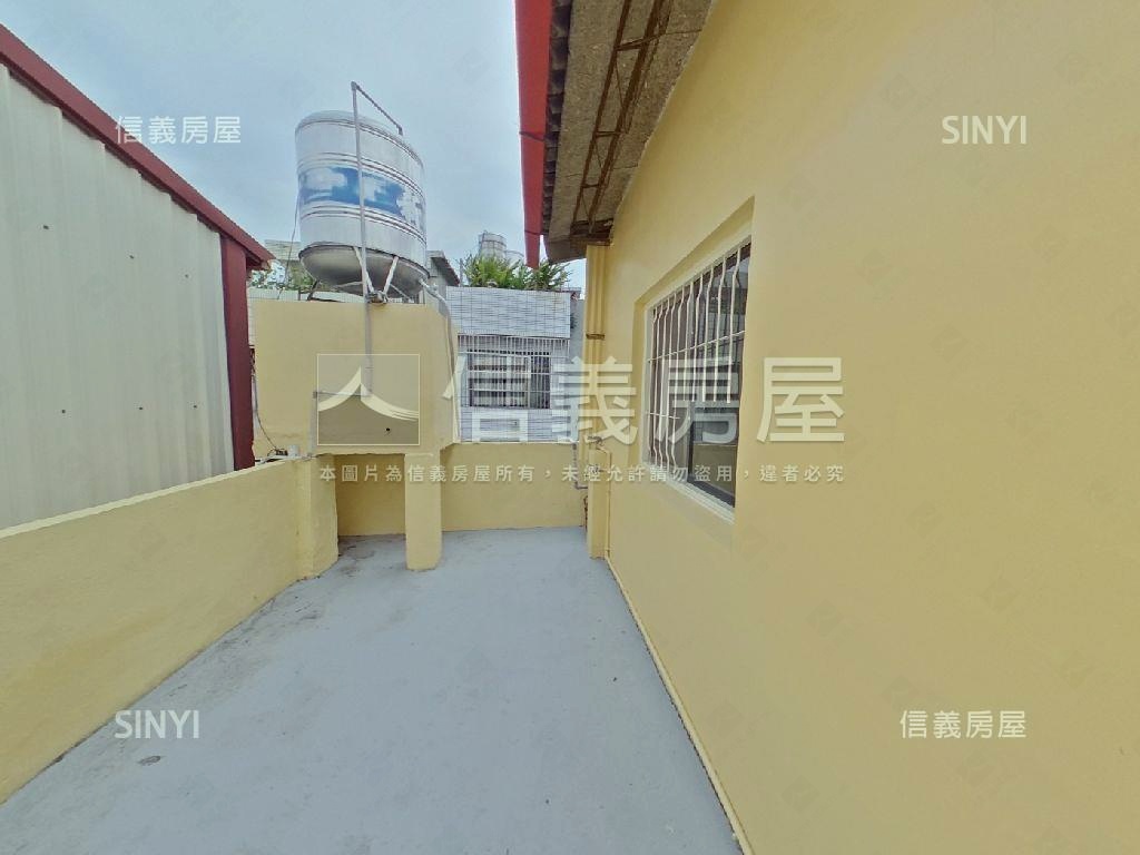 英士路邊間透天房屋室內格局與周邊環境