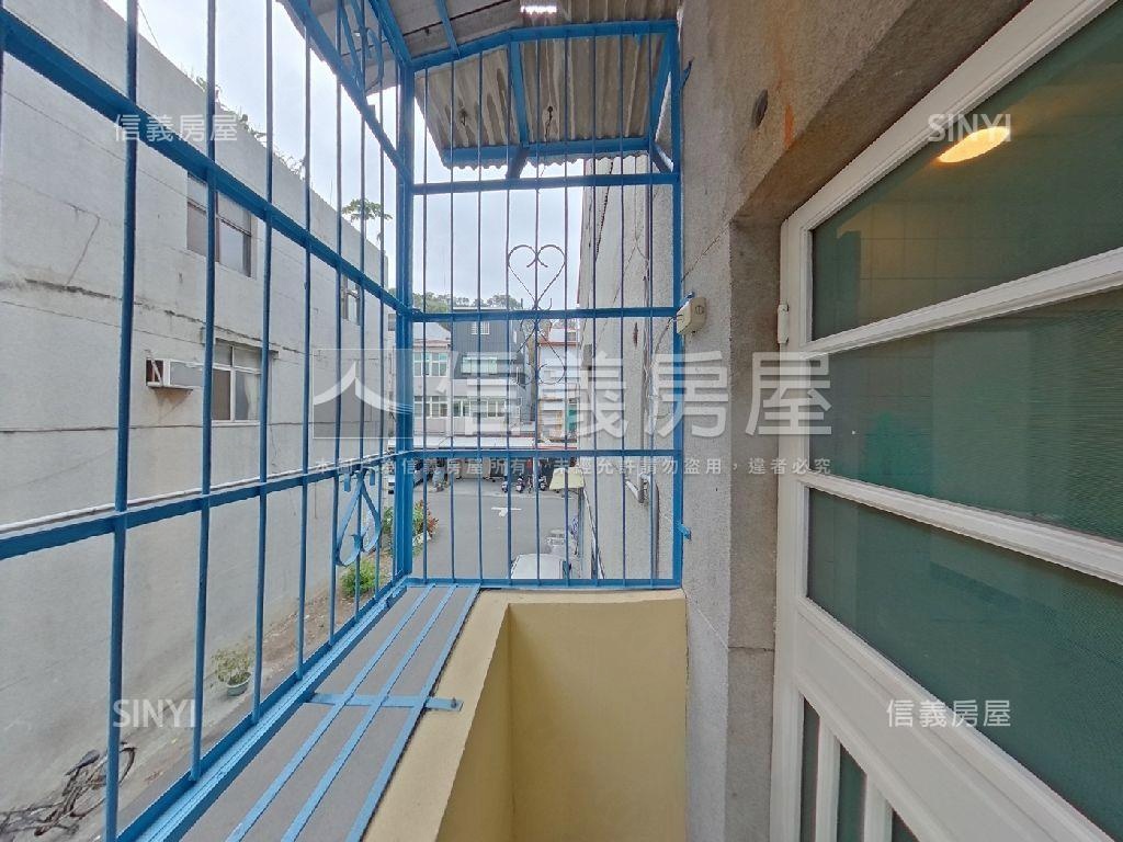 英士路邊間透天房屋室內格局與周邊環境
