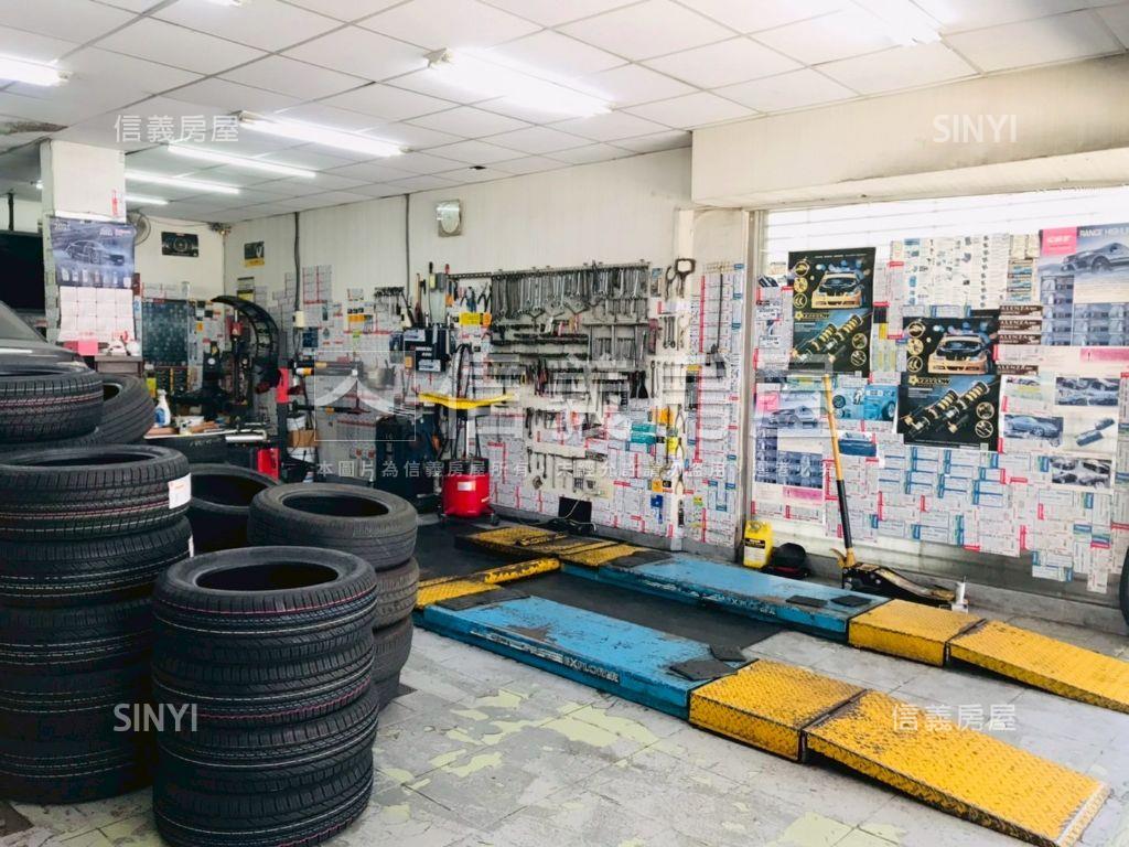 近遠東世紀廣場金三角店面房屋室內格局與周邊環境