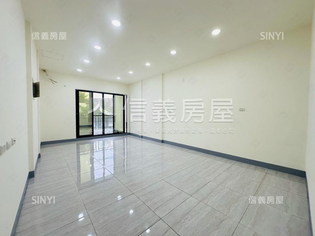 走路逛好市多精美車墅房屋室內格局與周邊環境