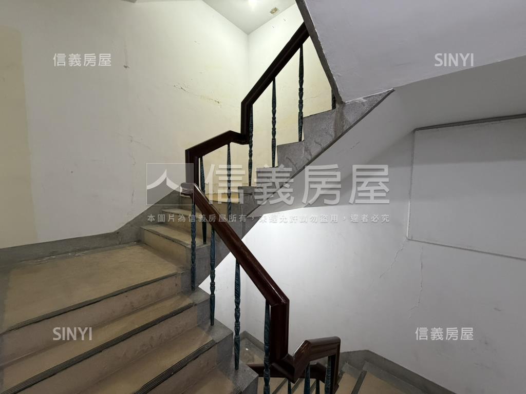 稀有捷運管理國品次高樓房屋室內格局與周邊環境