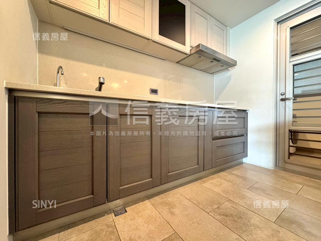 龍寶仁美臻邸三房雙平車位房屋室內格局與周邊環境