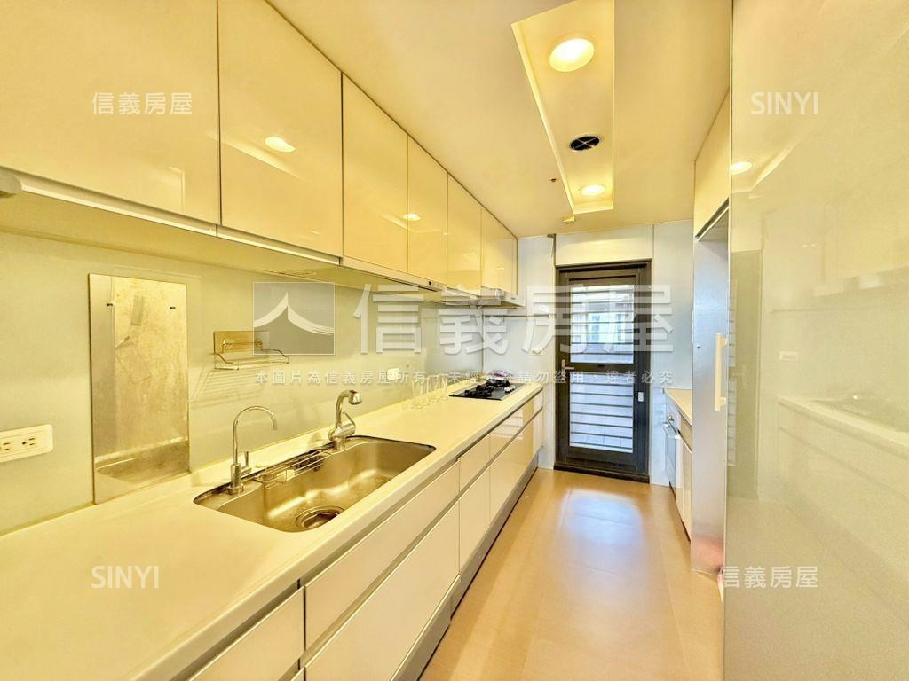 河岸第一排君廈視野戶Ａ房屋室內格局與周邊環境