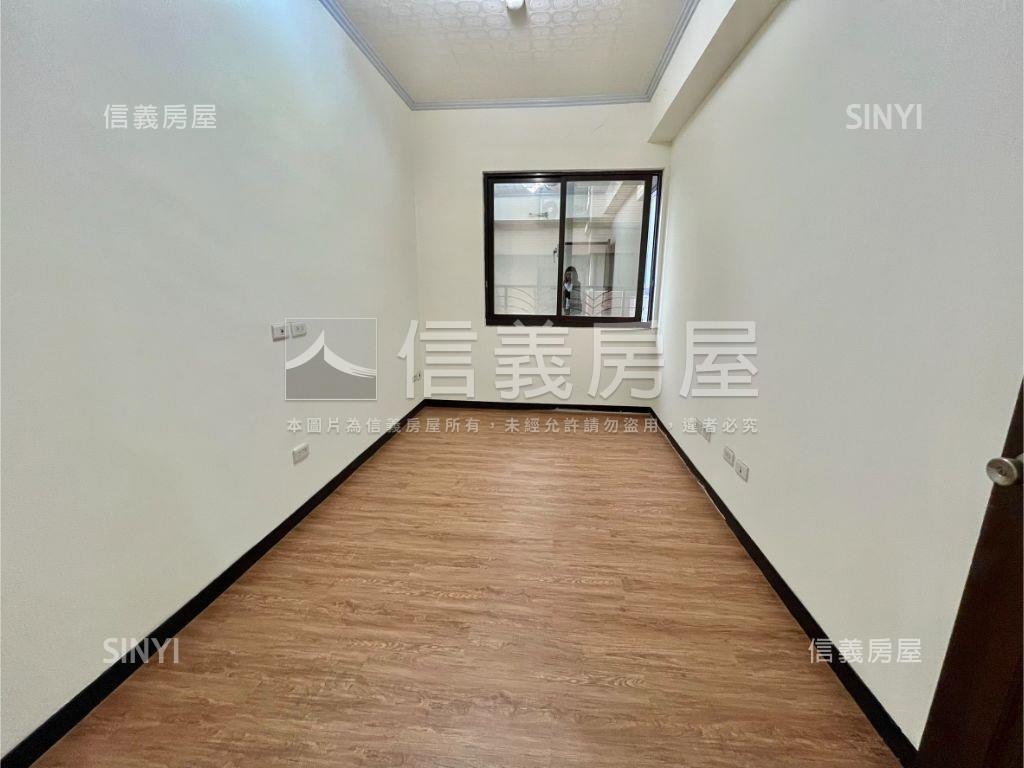 泰山１８甲大四房車位房屋室內格局與周邊環境