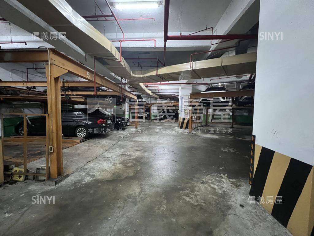 世貿ＩＣ機械車位房屋室內格局與周邊環境